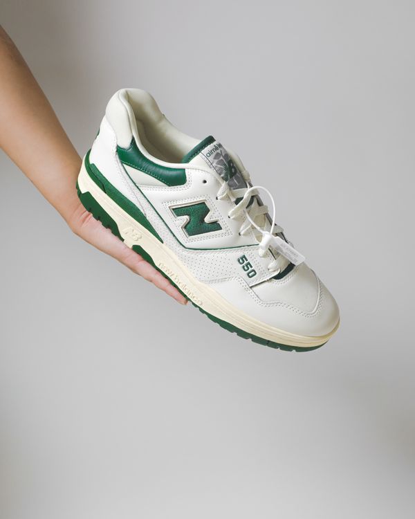 Meridian Court Mid '82 men's court sneaker — photo by Ox Street on Pexels
