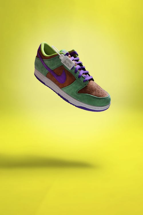 Безкоштовне стокове фото на тему «Nike, взуття, вуличний одяг»