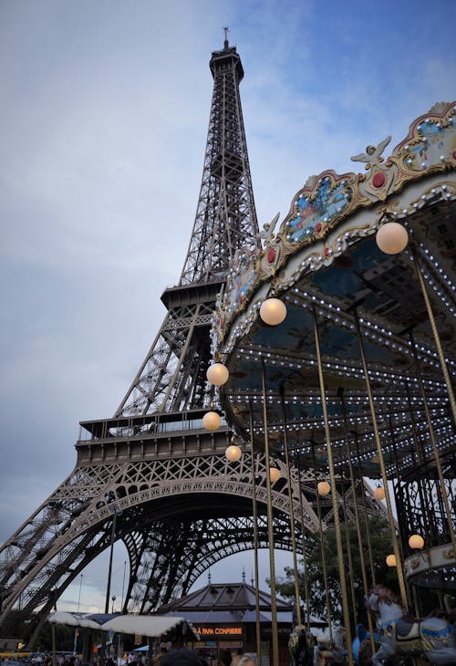 Ingyenes stockfotó alacsony szögű felvétel, Eiffel-torony, építészet témában