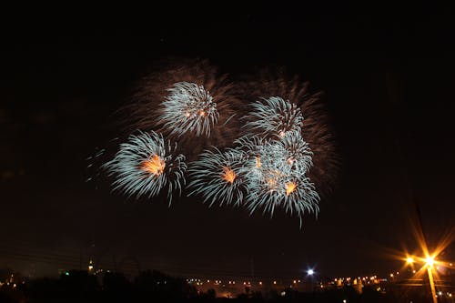 Бесплатное стоковое фото с бенгальский огонь, взрыв, канун нового года