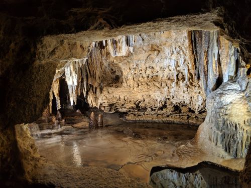 Free Explore the natural beauty of stalactites inside Blue Mound Cave, Wisconsin. Stock Photo