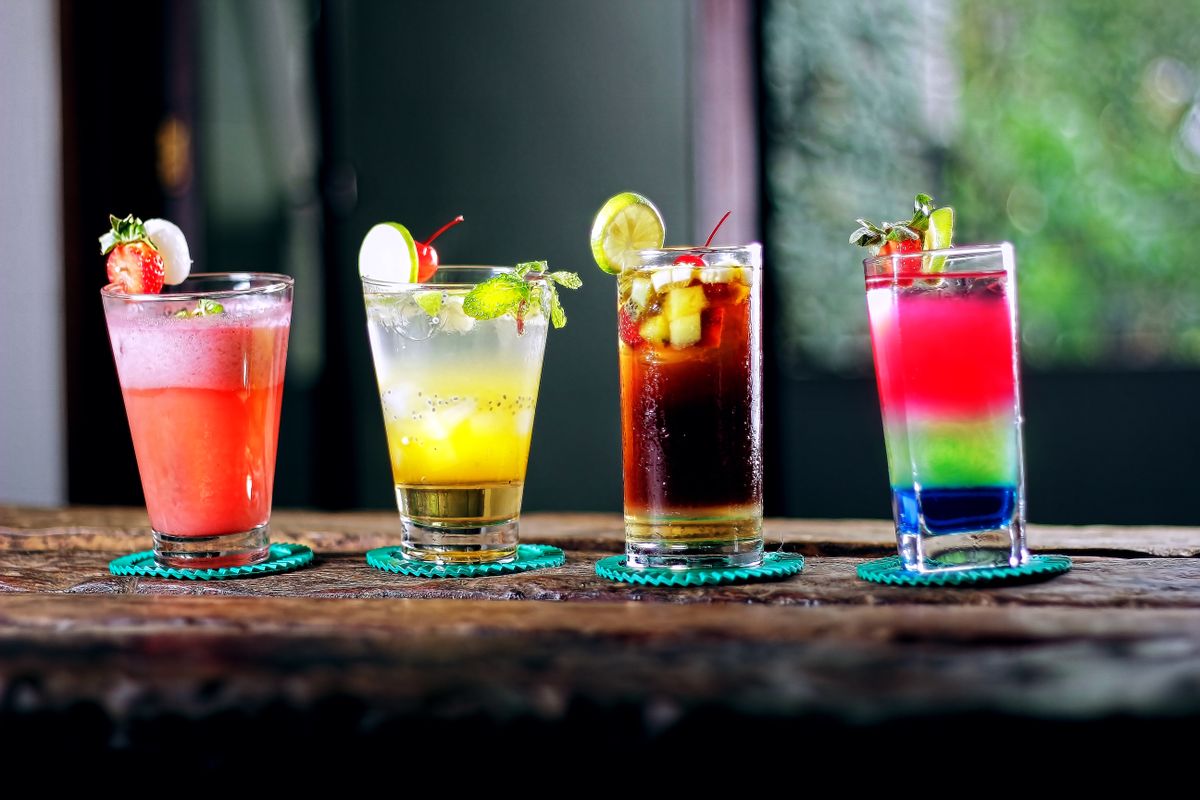 Cocktails IBA : la liste officielle expliquée - Les cocktails IBA emblématiques et leurs recettes expliquées