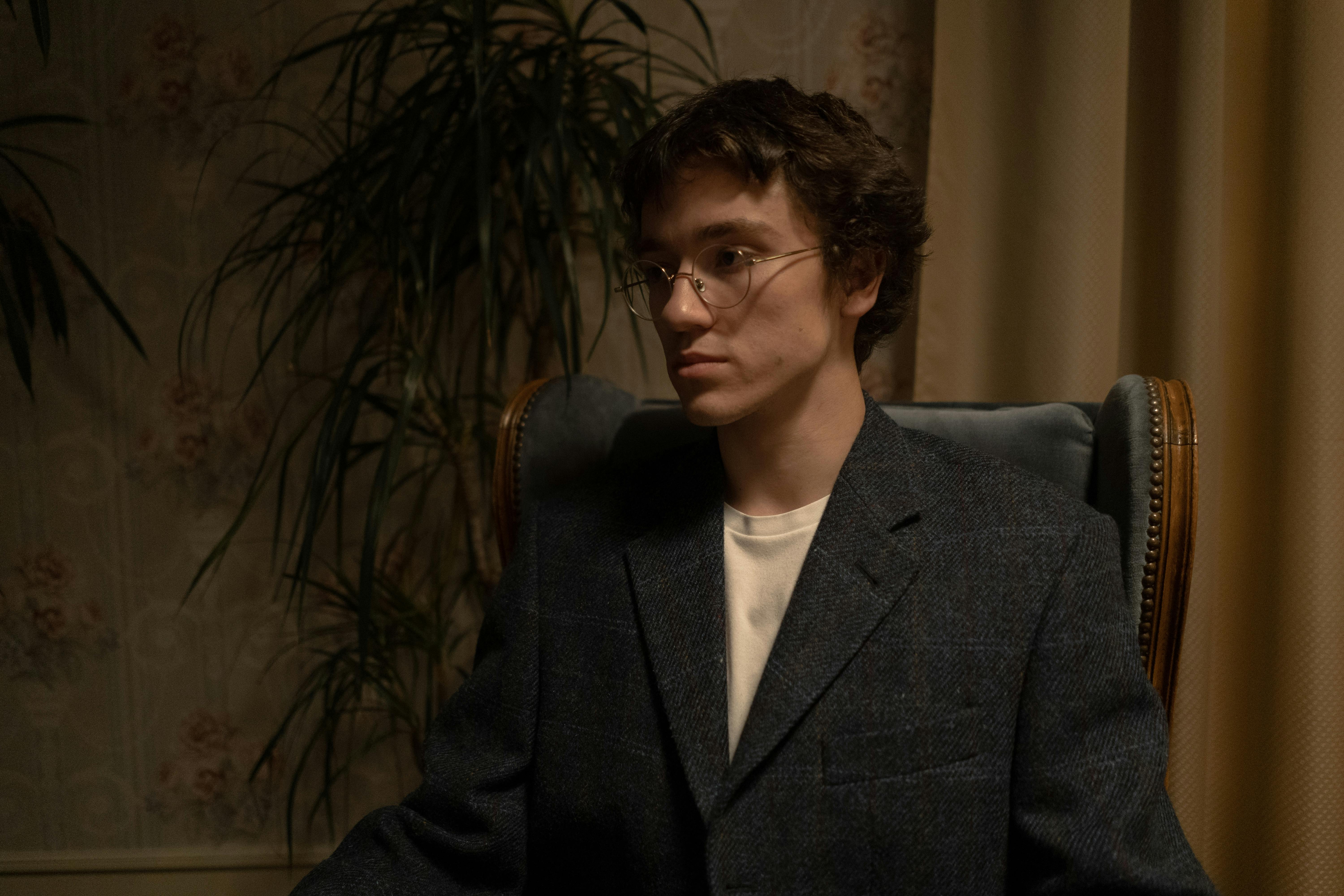 How do you know a man is not serious with you?