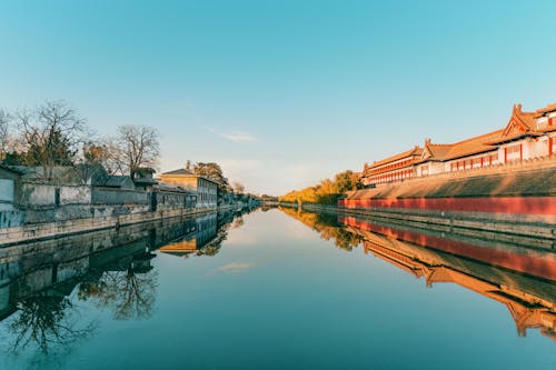 Gratis stockfoto met architectuur, beton, blauwe lucht