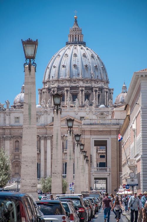 Free Aged building exterior in city street Stock Photo