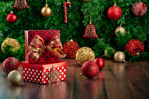 Foto profissional grátis de árvore de Natal, decorações, dons