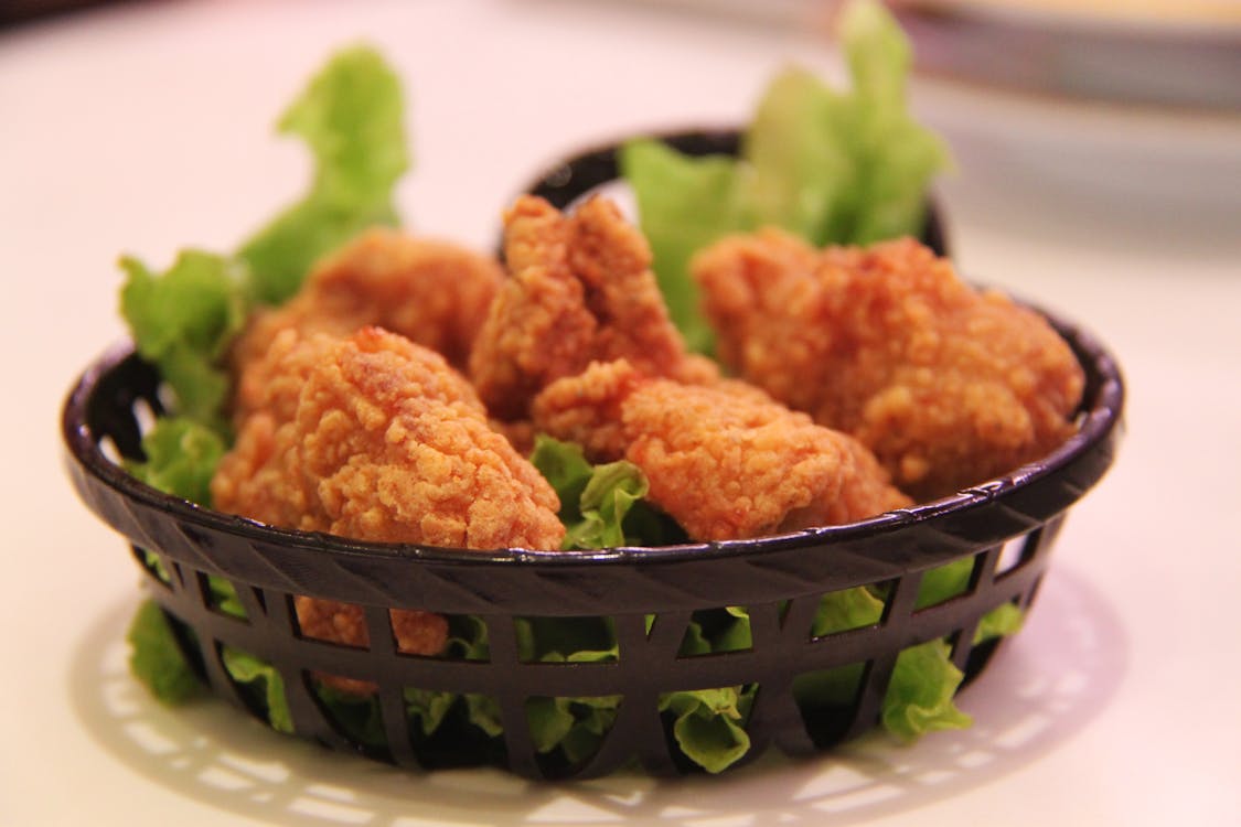 Coscia Di Pollo Cotto Con Foglia Di Verdura Verde