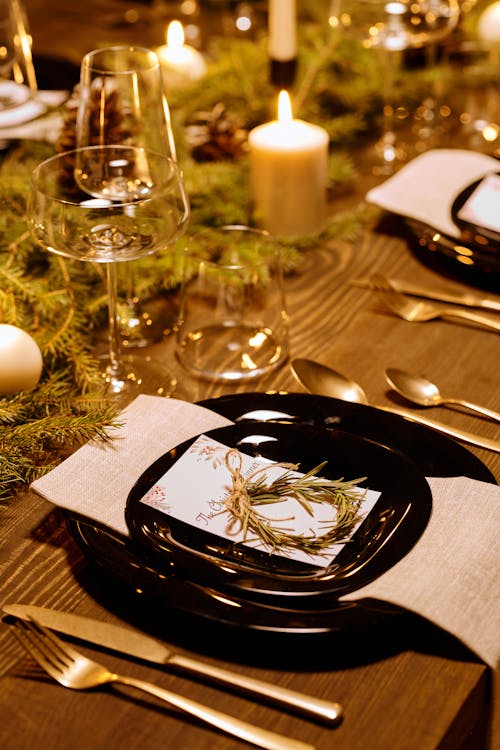 聖誕節的優雅餐桌佈置