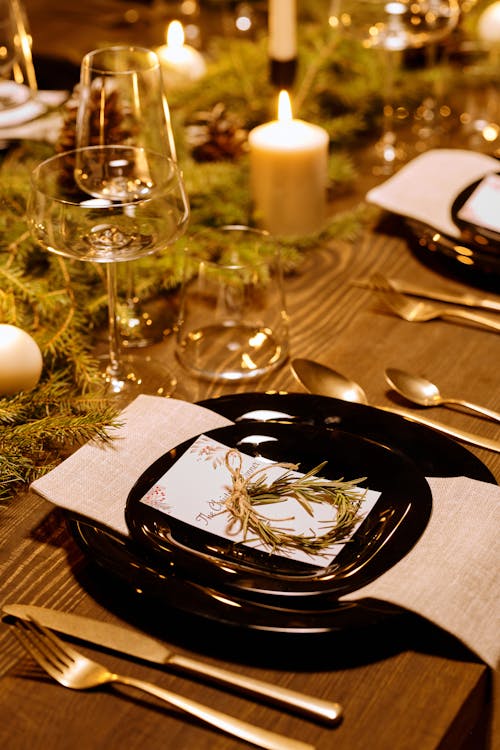 Elegant Table Set-Up for Christmas