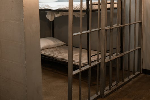 A la cárcel un hombre de 70 años que se masturbó frente a una menor de edad