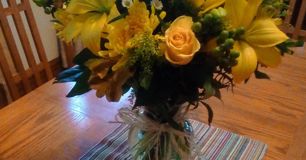 Free stock photo of bouquet, flower vase, rose vase
