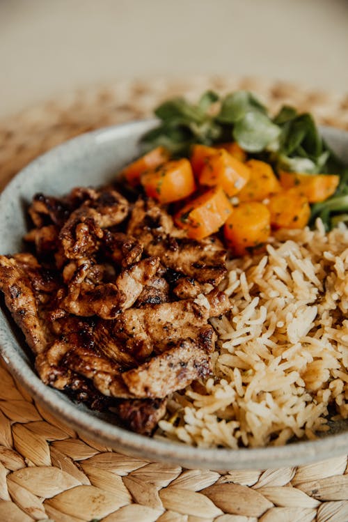 Dinner Dish with Rice, Chicken and Vegetables