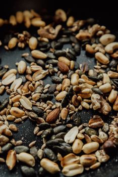 With Peanuts Mixed Nuts