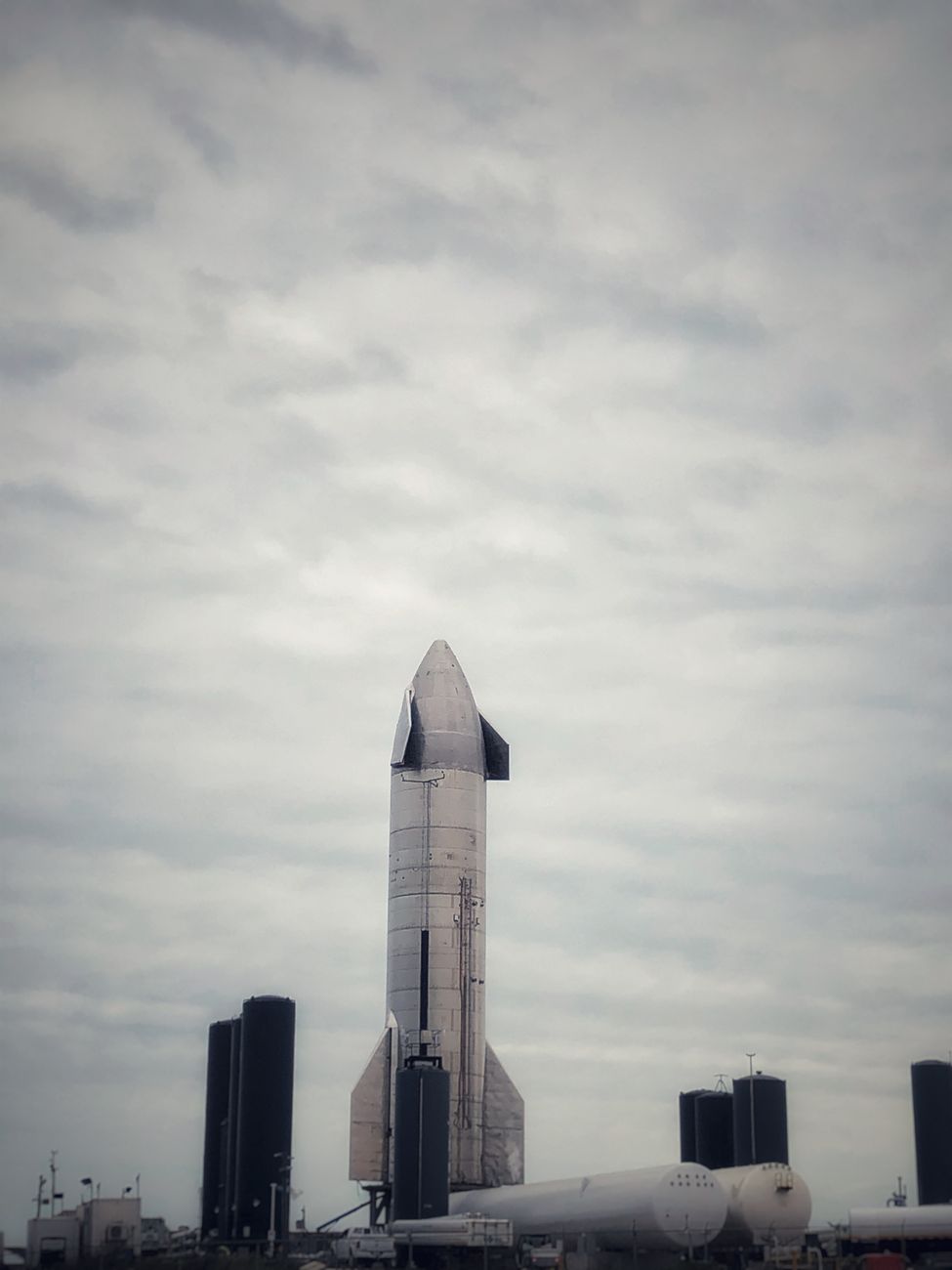 AI-новости 22 апреля 2026: OpenAI запускает GPT-5, а SpaceX сворачивает космические дата-центры