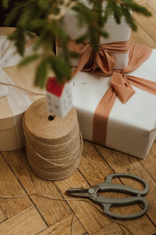 Fotos de stock gratuitas de acostado, árbol de Navidad, atar