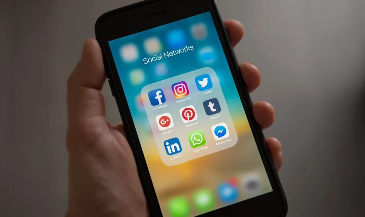 Voxa vs. WhatsApp Calling: When to Use Each (And When to Use Both)