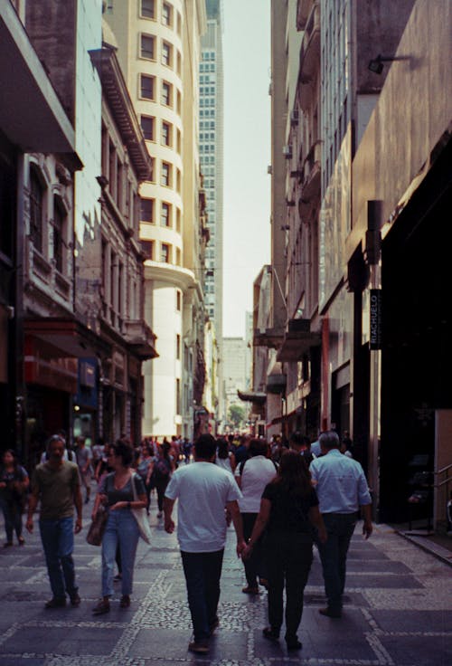 bezplatná Základová fotografie zdarma na téma centrum města, chůze, lidé Základová fotografie
