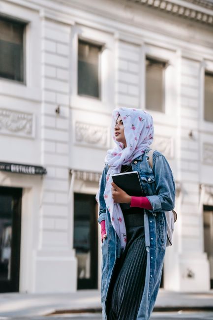 79. Inspirasi Gaya Hijab Kekinian untuk Mahasiswa 79. Inspirasi Gaya Hijab Kekinian untuk Mahasiswa