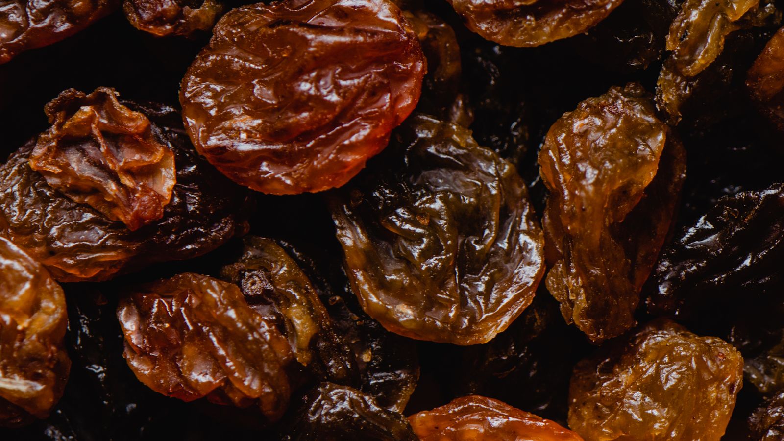 A close-up of raisins — photo by Eva Bronzini on Pexels A close-up of raisins
