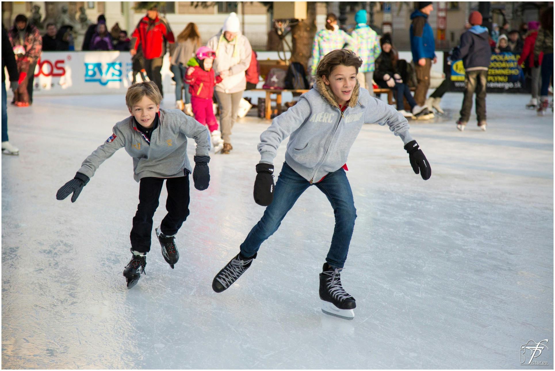 Kostenloses Foto zum Thema eis, eiskunstlauf, eislaufen