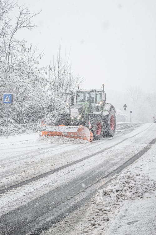 Foto d'estoc gratuïta de carretera, clima fred, cobert de neu