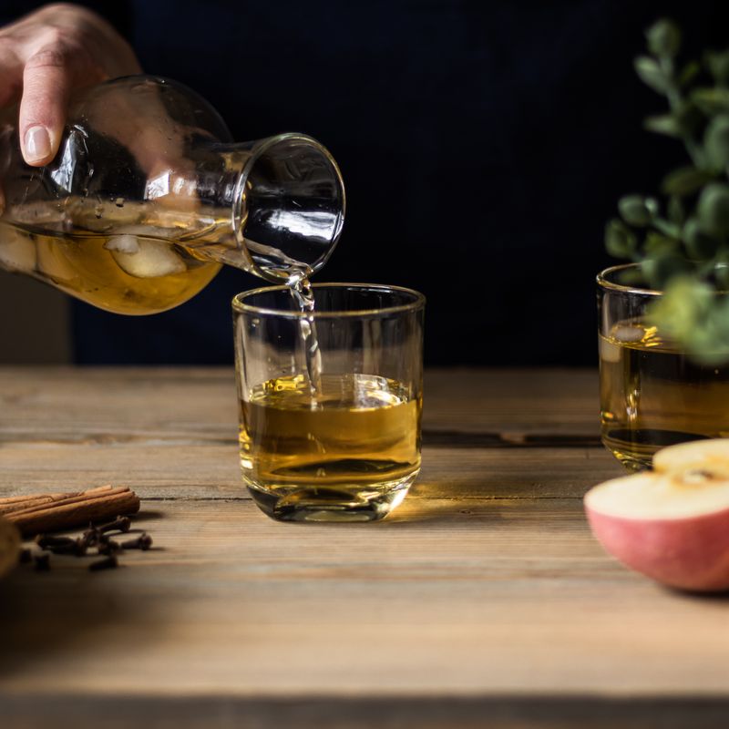 Homemade Apple Juice with Cinnamon