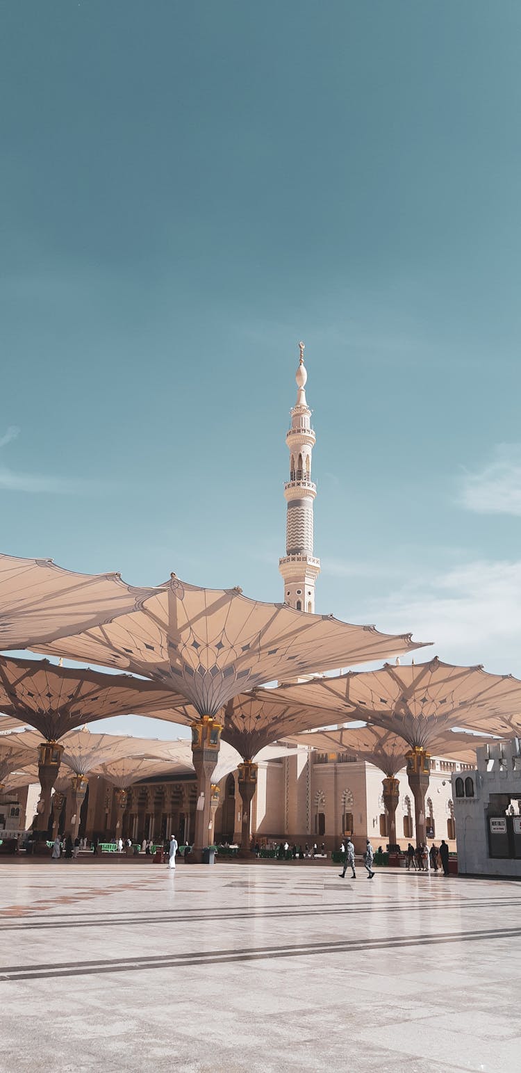 Park Tof The Al-Masjid An-Nabawi, The Prophets Mosque In Medina, Saudi Arabia 