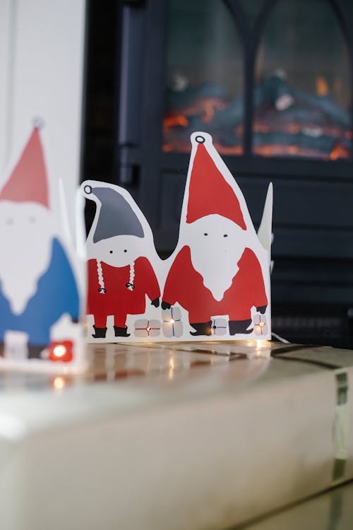 Santa Claus figures for Christmas decoration