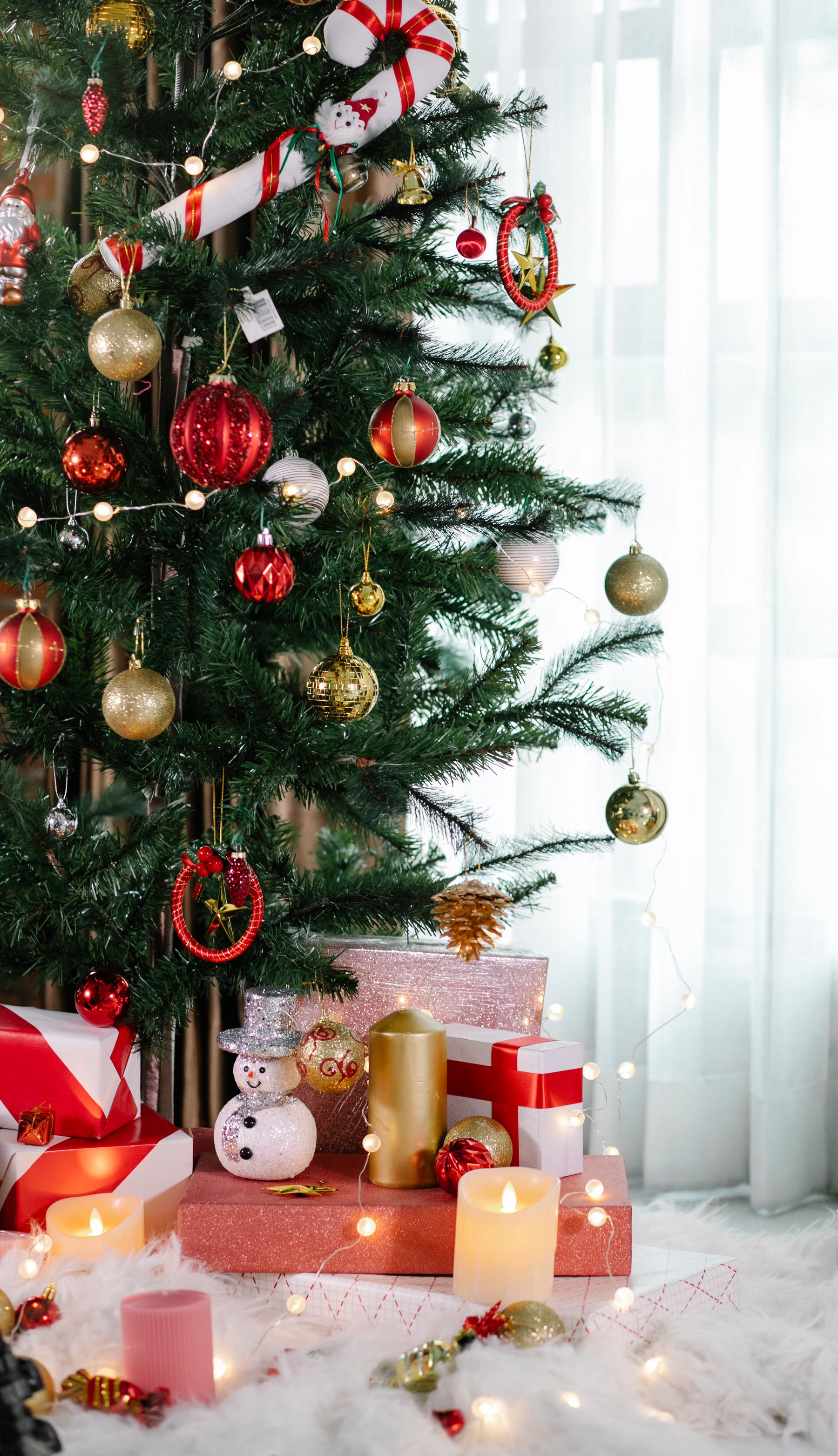 Christmas interior with gifts arranged without blocking circulation