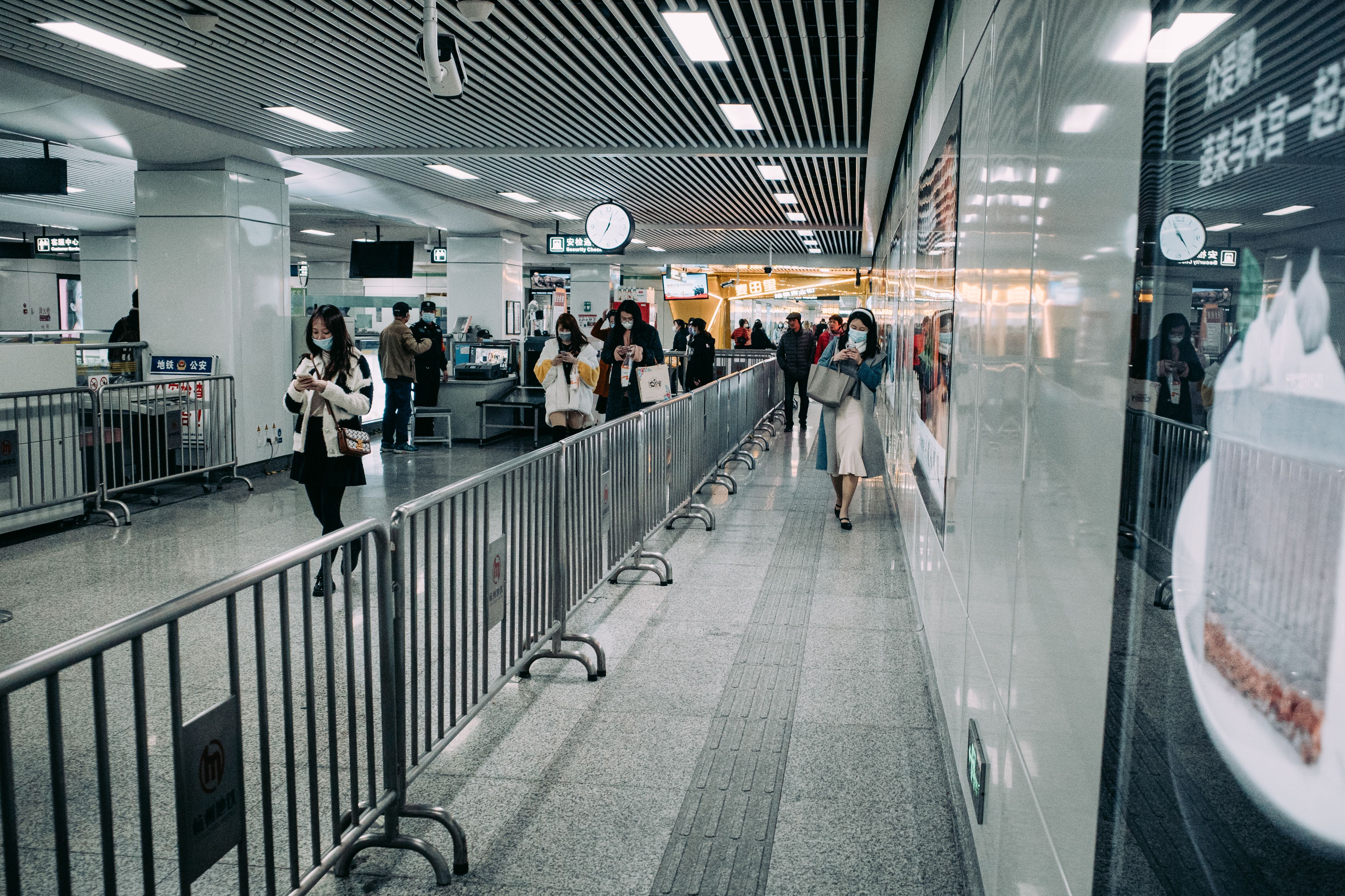 Keep your belongings safe in crowded areas - Tips for Parents in Atlanta Federal Center, SW Atlanta GA: Navigating Safety and Freedom