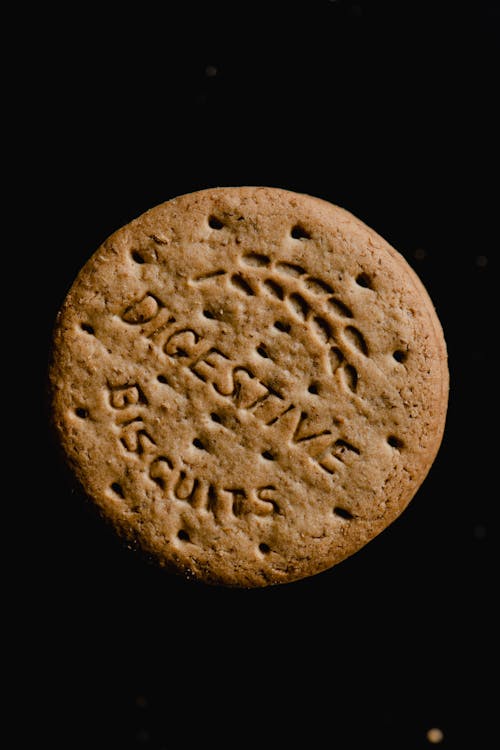 Galleta Redonda Marrón Con Fondo Negro