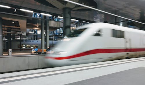 Fotografia Di Messa A Fuoco Selettiva Del Treno