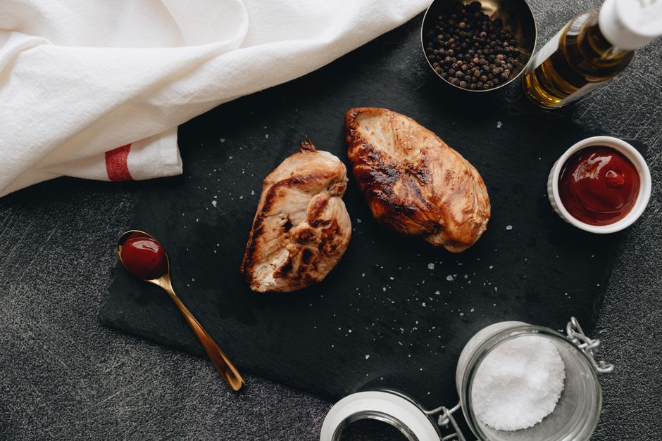 Chicken breast with mango sauce
