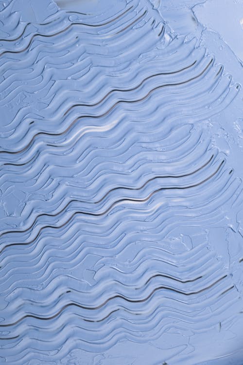 Wavy Pattern on the Ice Surface 