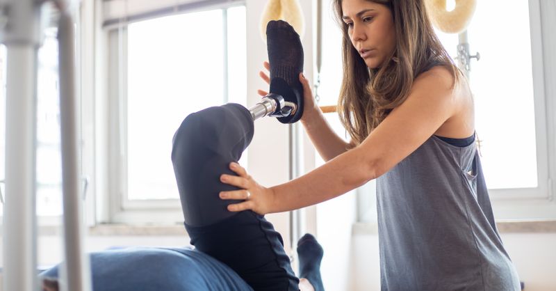 Luxation de prothèse de hanche : causes, risques et solutions efficaces