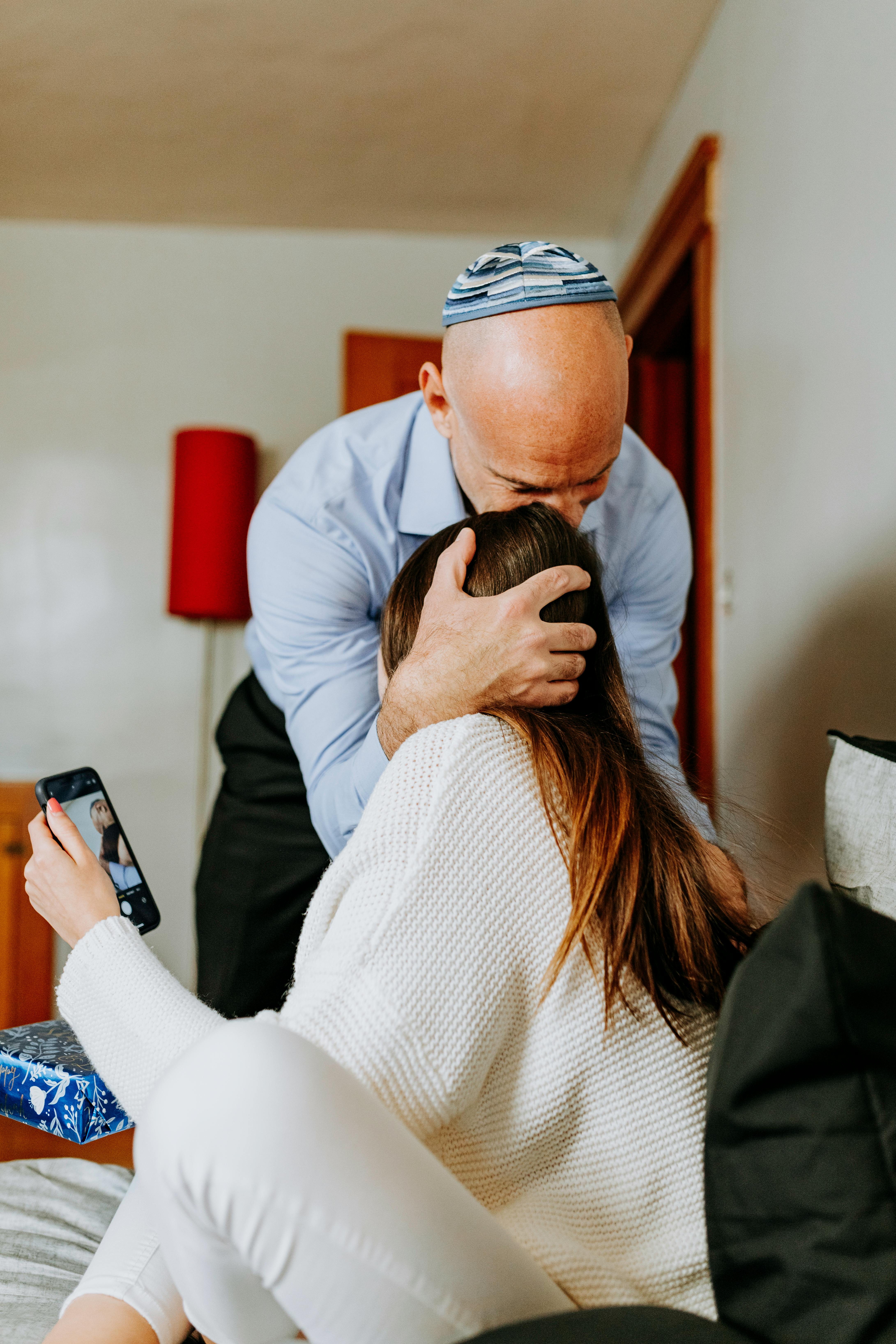 father surprise his daughter