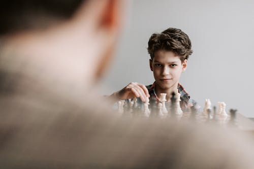 Fotos de stock gratuitas de ajedrez, batalla, camisa a cuadros