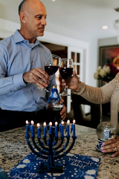 Ilmainen kuvapankkikuva tunnisteilla alkoholi, dreidel, hanukka