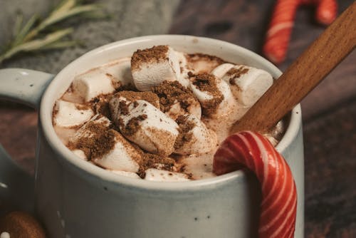Fotos de stock gratuitas de bastón de caramelo, bebida caliente, chocolate caliente