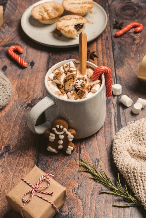 Kostenloses Stock Foto zu becher, cookie, getränk