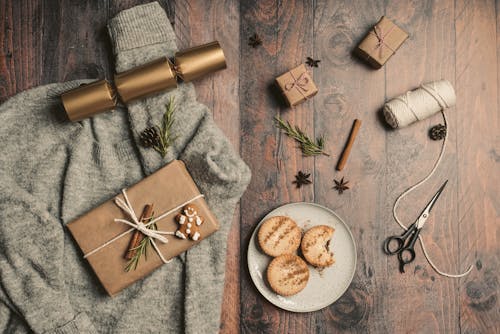 Christmas Gifts and Wrapping Accessories