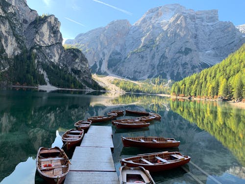 Fotobanka s bezplatnými fotkami na tému člny, dok, jazero