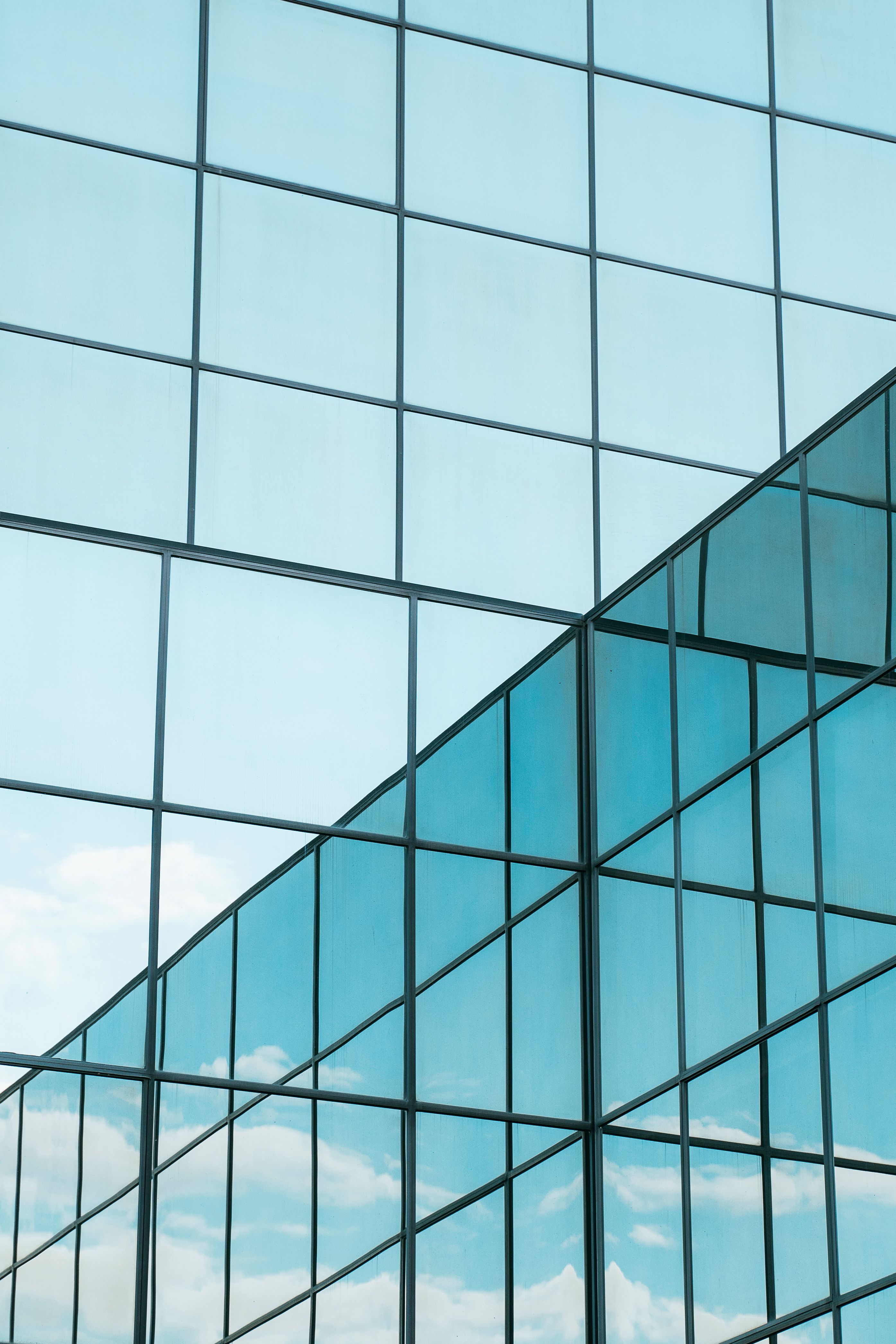 High Rise Building with Glass Wall · Free Stock Photo