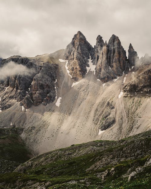 Scenic Mountains Peaks near Green Valley