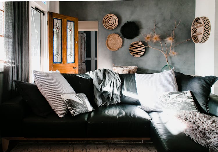 Black Leather Couch With Pillows