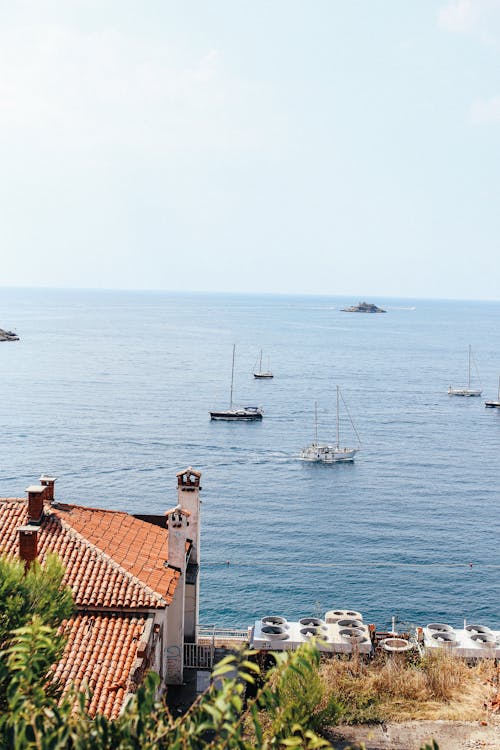 Kostenloses Stock Foto zu boote, bucht, haus