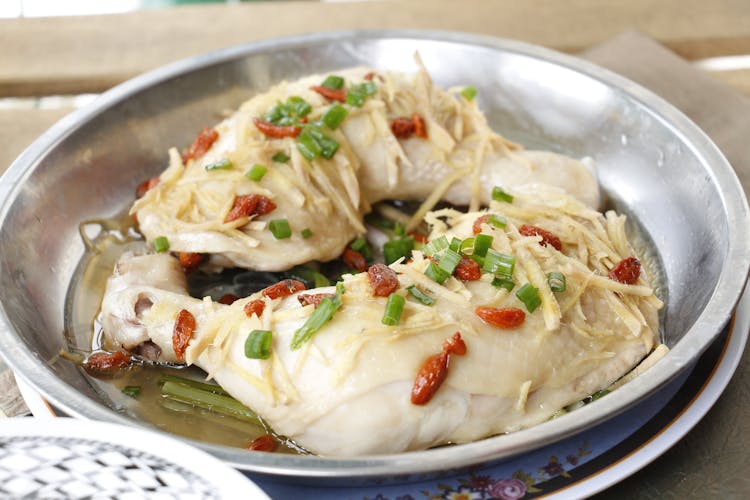 Cooked Chicken With Chives And Ginger