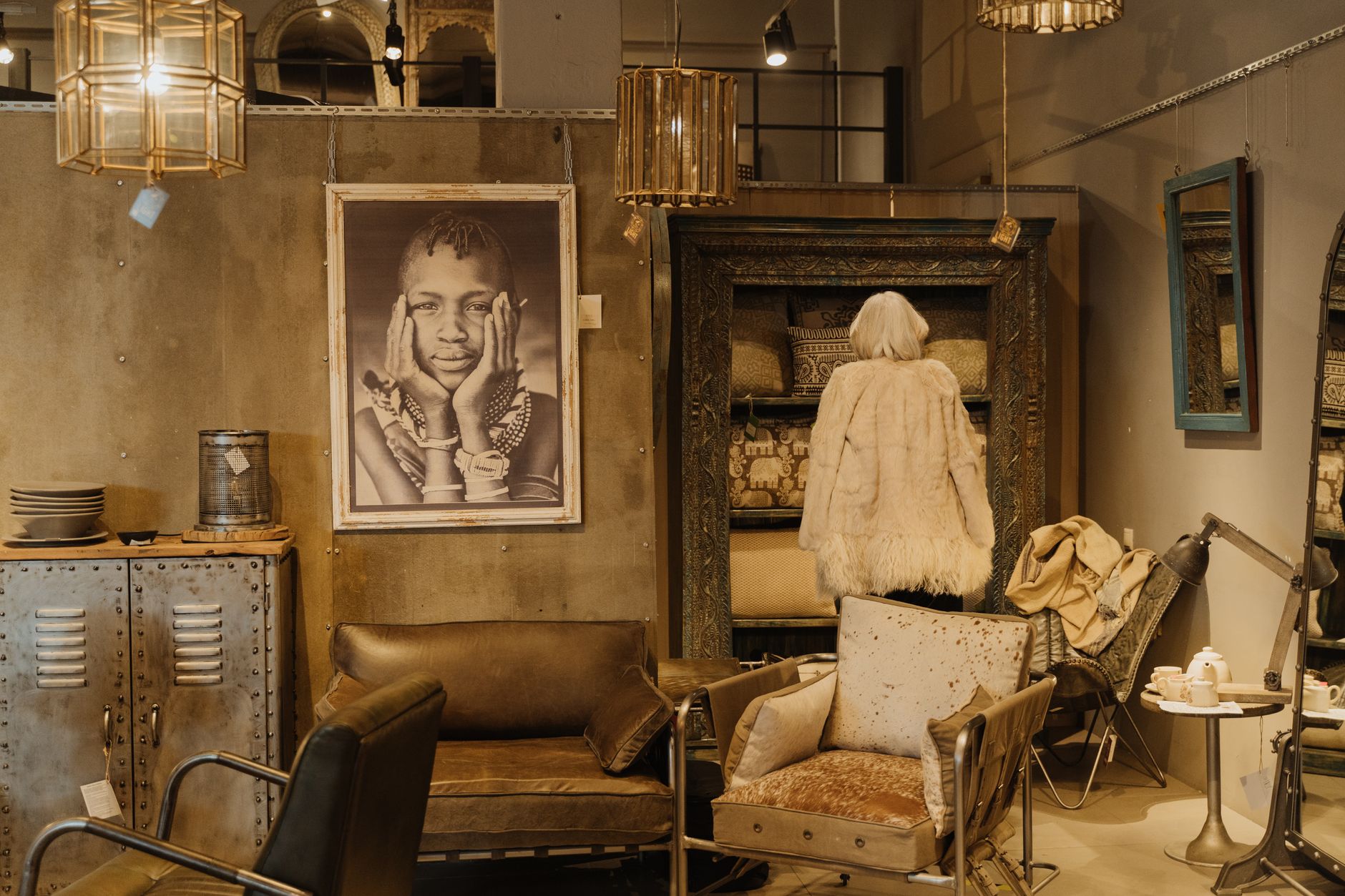 best home decor stores budget shopping guide Explore elegant vintage furniture with a focus on charming decor and style in a cozy interior setting.