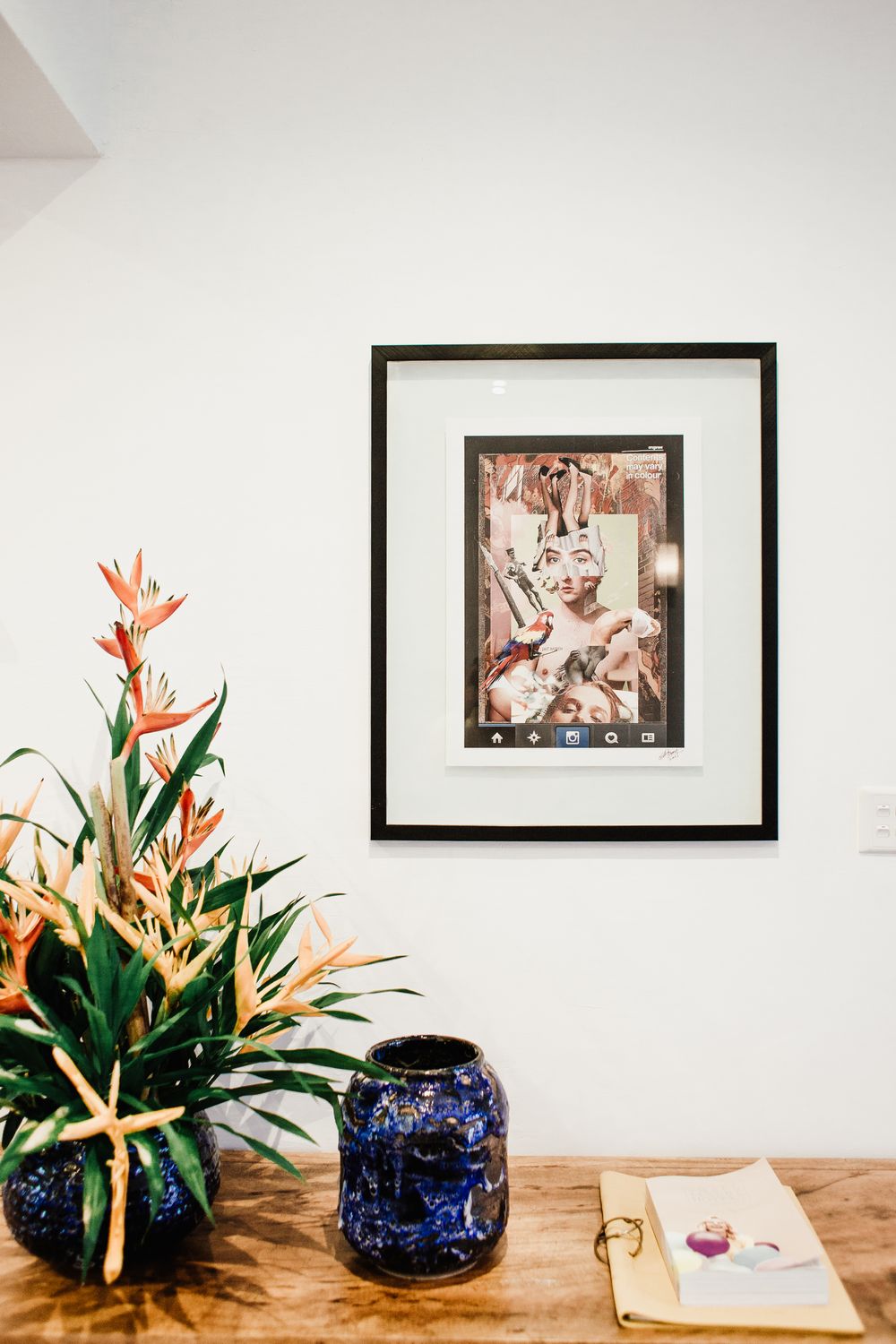 Single framed painting used as elegant interior wall decor