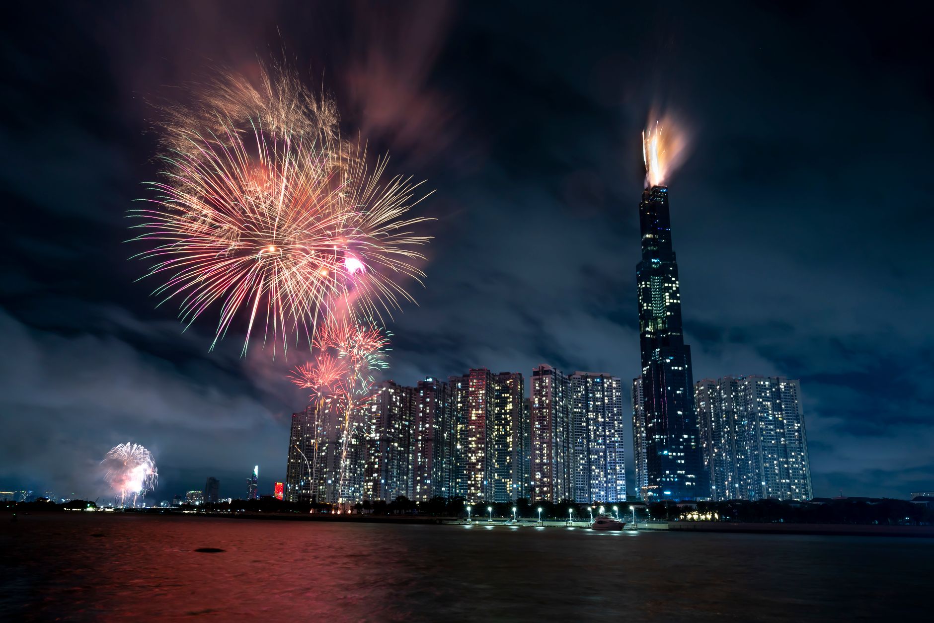 Concerte live și focuri de artificii pentru revelion în Sector 3, București